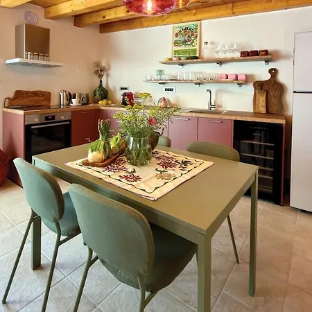 In Volo House, Listen To The Stone Walls