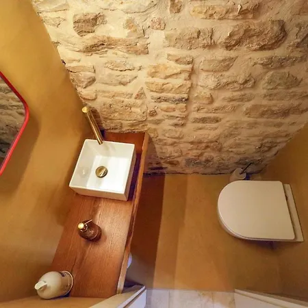 In Volo House, Listen To The Stone Walls