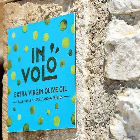 Nyaraló In Volo House, Listen To The Stone Walls *