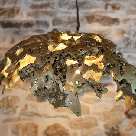 In Volo House, Listen To The Stone Walls Bale